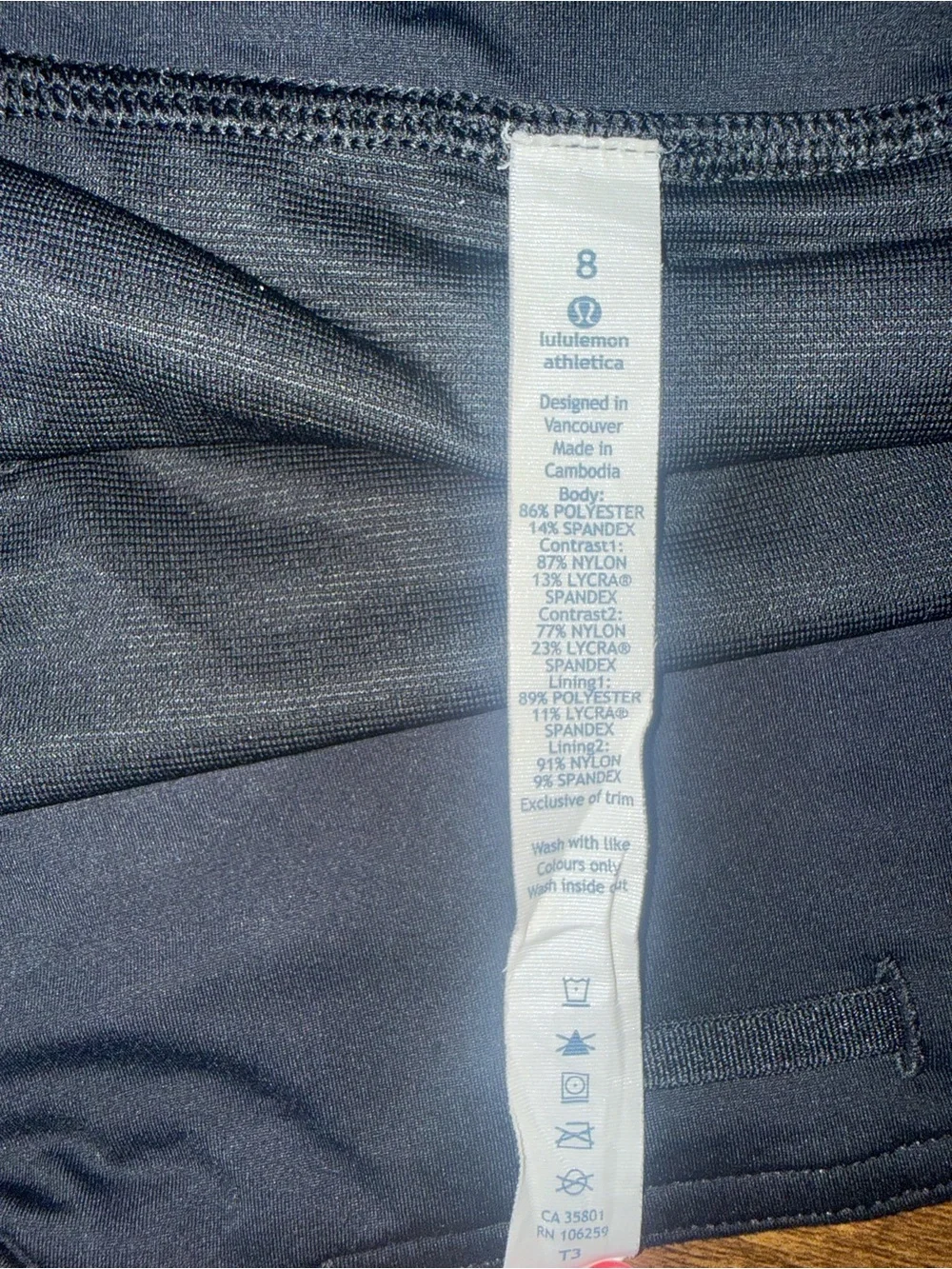 lululemon Athletica Run Speed Short 2-way Stretch Black w abstract line pattern